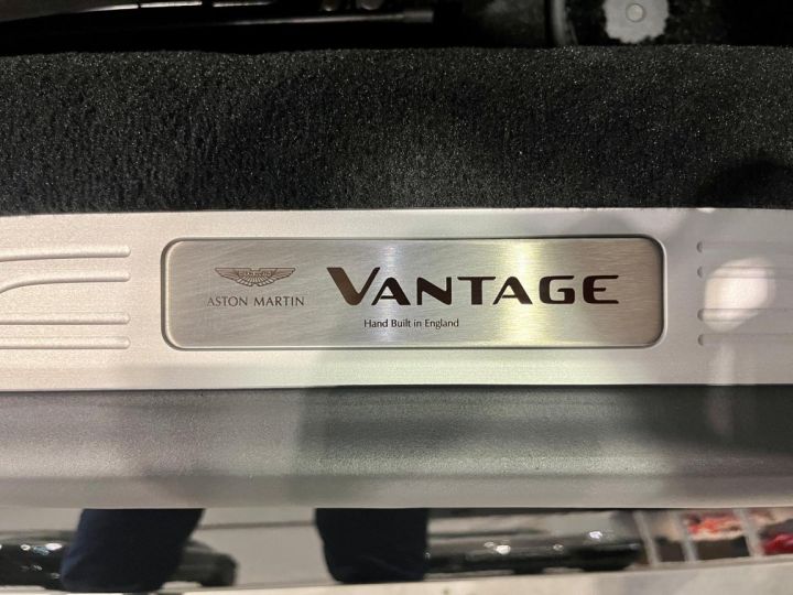Aston Martin Vantage Coupé  V8 510 ch BVA8  Gris Clair - 18