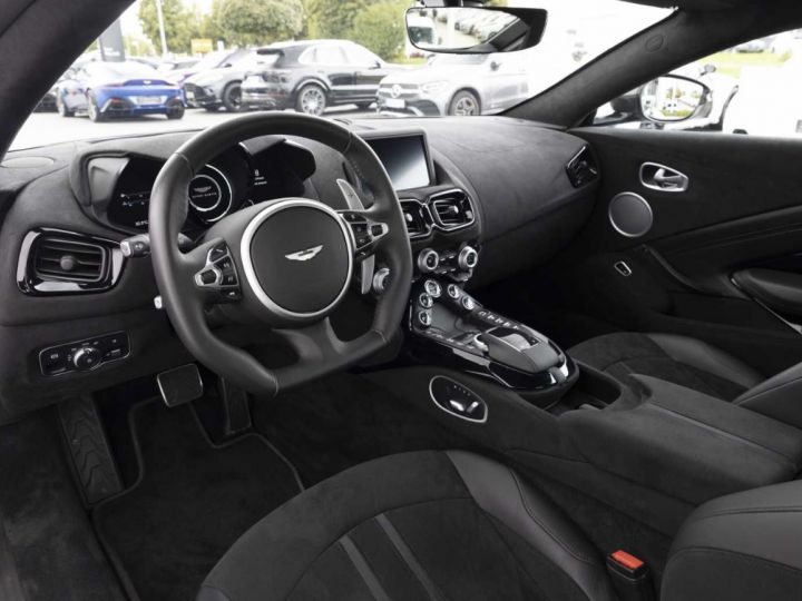 Aston Martin Vantage V8  - 3