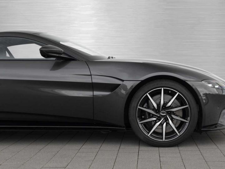Aston Martin Vantage V8  - 15