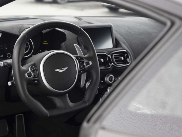 Aston Martin Vantage V8  - 19