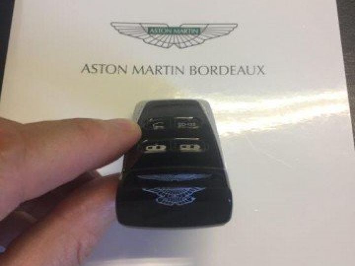 Aston Martin Vantage V8 COUPE 4.7 SPORTSHIFT BVS 420 CV     Essence NOIRE - 59