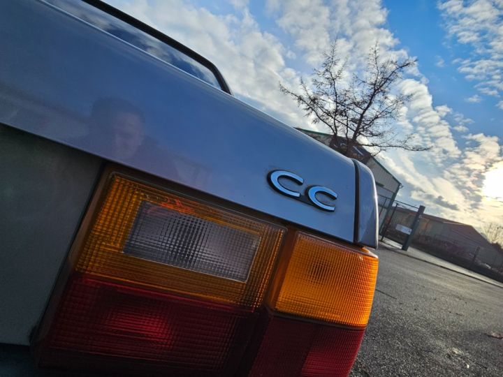 Audi 80 CC 1.8L 90ch Bleu azur métallisé - 9