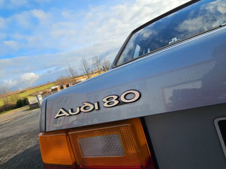 Audi 80 CC 1.8L 90ch Bleu azur métallisé - 10