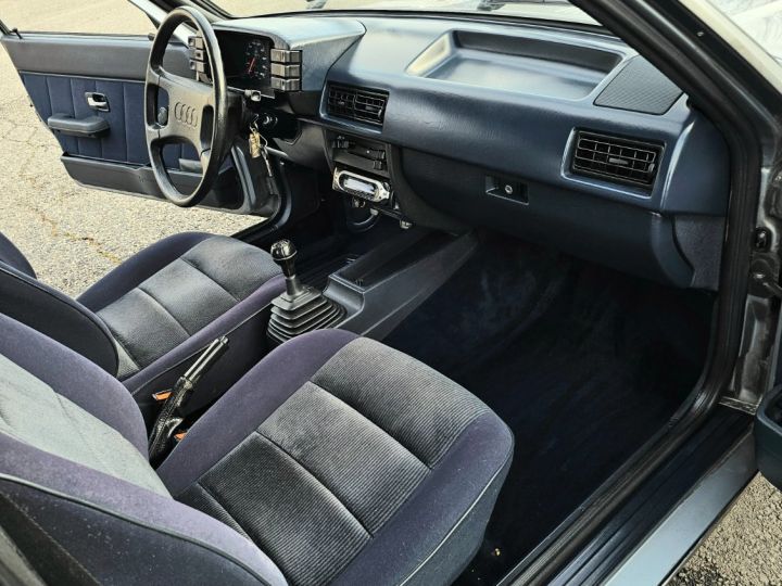 Audi 80 CC 1.8L 90ch Bleu azur métallisé - 15