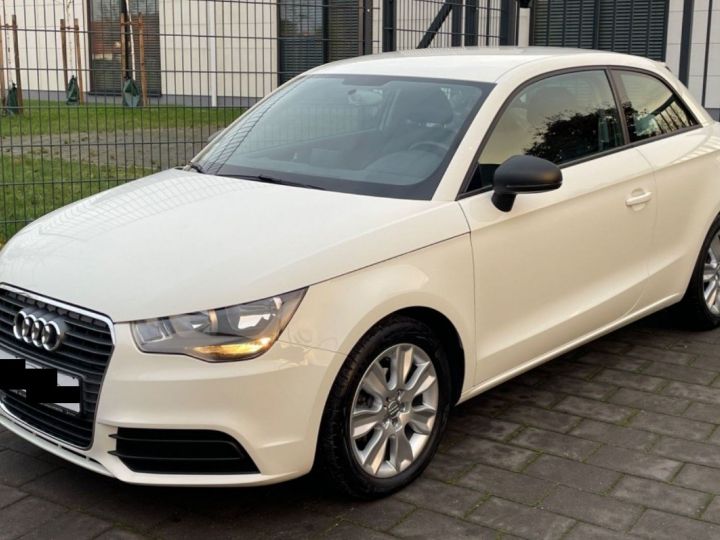 Audi A1 1.2 TFSI 86  *boite manuelle* 11/2012 Blanc métal  - 1