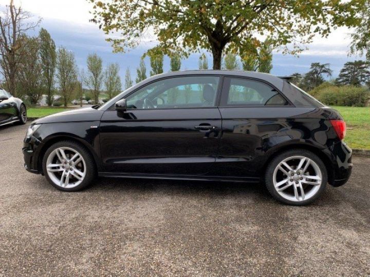 Audi A1 1,4 TFSI 185CV S-LINE STRONIC     Essence NOIR - 8