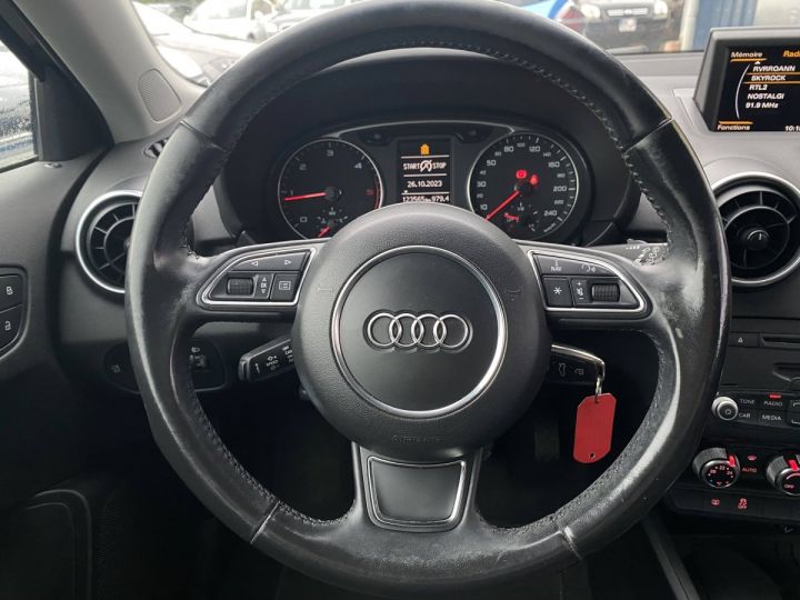 Audi A1 1.6 TDI 105ch FAP Ambiente NOIR - 15