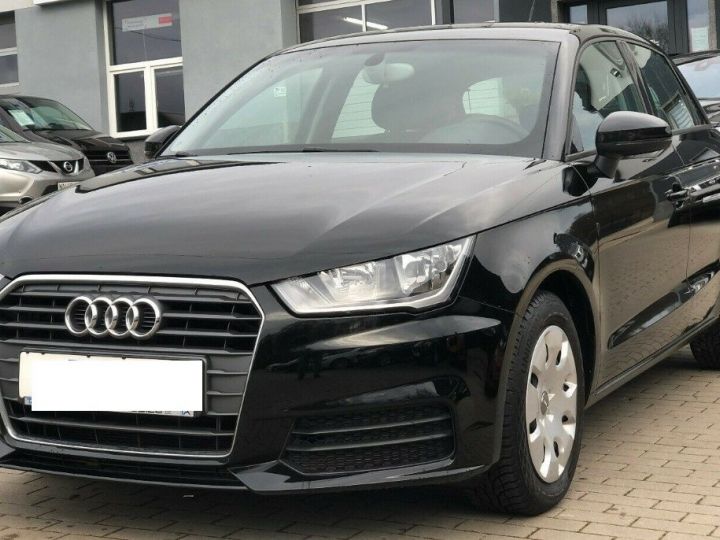 Audi A1 Sportback 1.0 TFSI 95 ULTRA  BM  10/2015 noir métal - 9