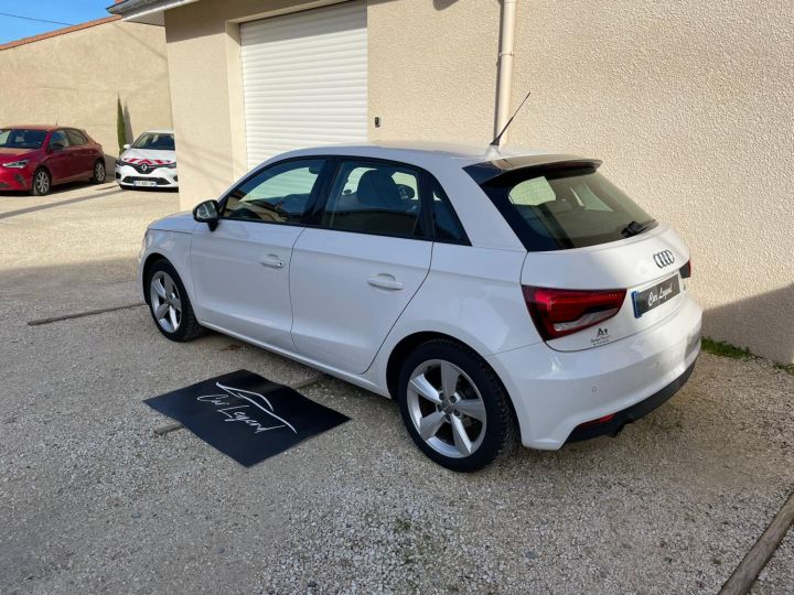 Audi A1 Sportback 1.0 TFSI 95ch ultra Ambiente  - 3