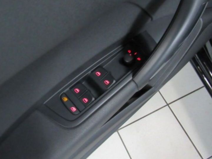 Audi A1 Sportback 1.2 TFSI 86 Ambition *BM*10/2012 noir métal - 10