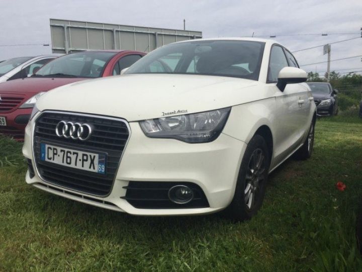 Audi A1 Sportback 1.2 TFSI 86 CV AMBITION     Essence BLANCHE - 3