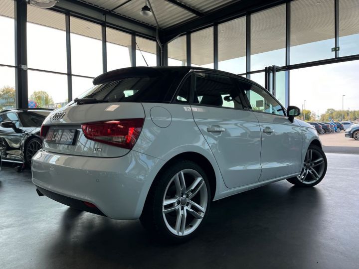 Audi A1 Sportback 1.6 TDI 105 ch S line GPS Xenon Clim auto Régul 17P Blanc - 2