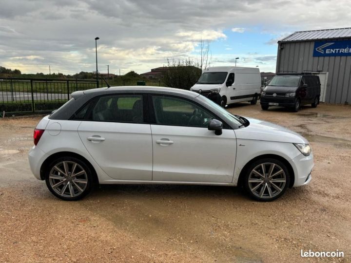 Audi A1 Sportback 1.6 TDI 105 S line Noir - 4