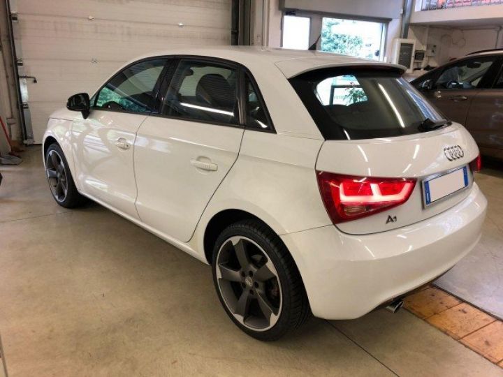 Audi A1 Sportback 1.6 TDI 90CV S-TRONIC AMBITION     Diesel BLANC - 7