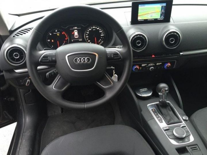 Audi A3 1.6 TDI 105cv DPF BUSINESS LINE S-TRONIC7     Diesel NOIR - 9