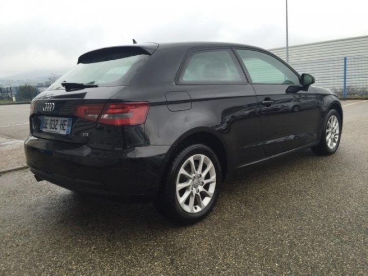 Audi A3 1.6 TDI 105cv DPF BUSINESS LINE S-TRONIC7     Diesel NOIR - 24