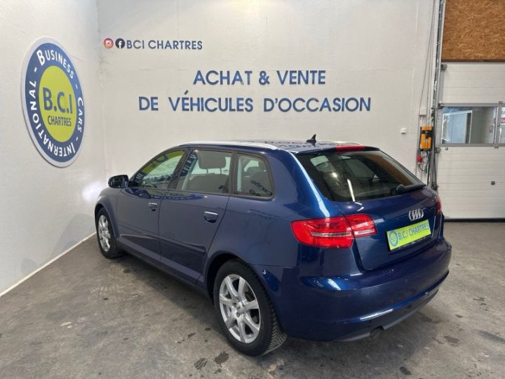 Audi A3 1.6 TDI 90CH DPF AMBITION 5 pts Bleu - 4