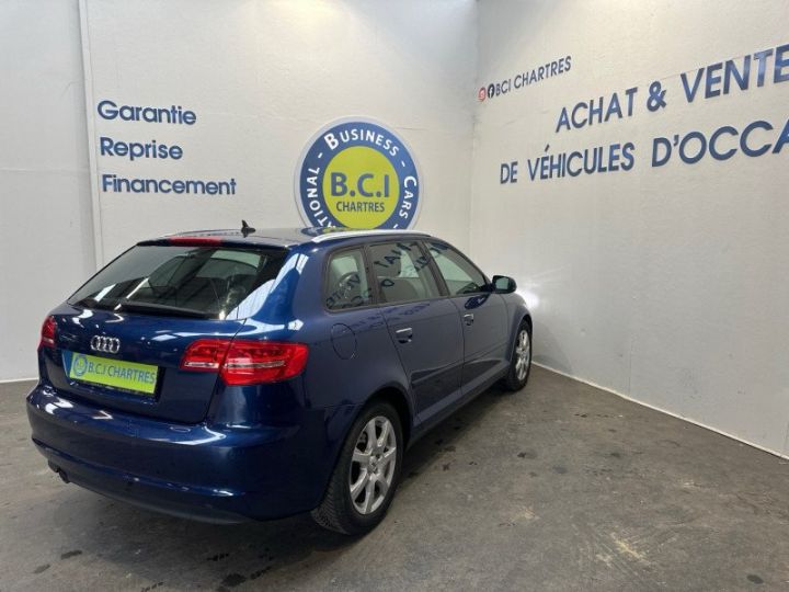 Audi A3 1.6 TDI 90CH DPF AMBITION 5 pts Bleu - 5