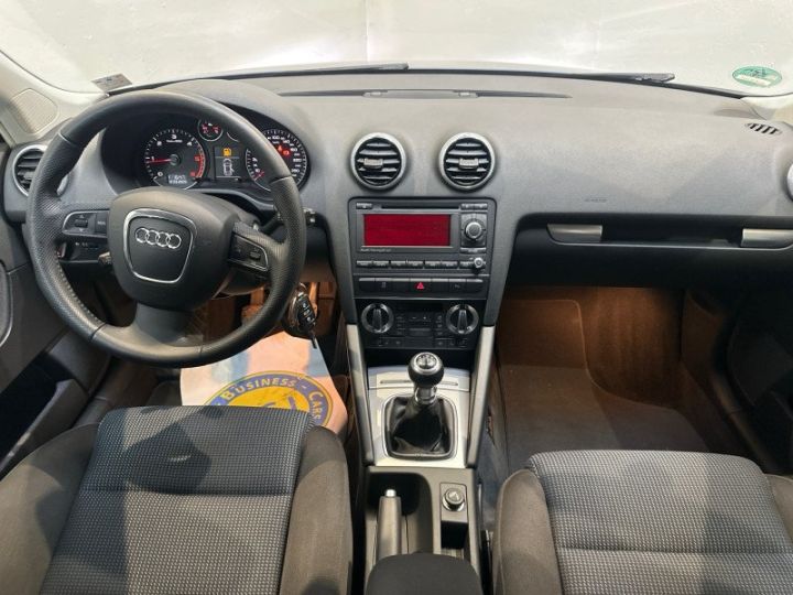 Audi A3 1.6 TDI 90CH DPF AMBITION 5 pts Bleu - 9