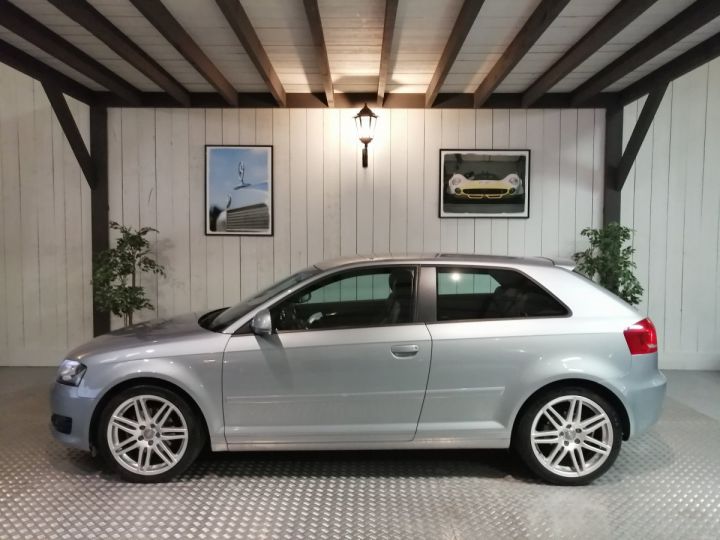 Audi A3 2.0 TDI 140 CV SLINE Gris - 1