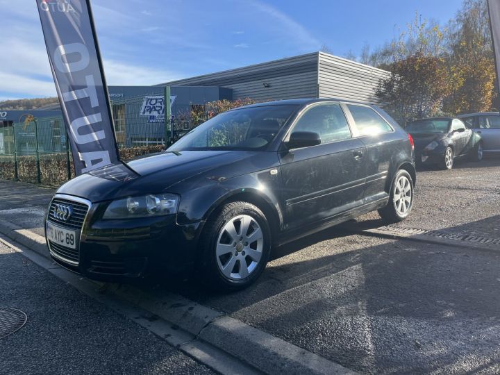 Audi A3 8P1 1.9 TDI (105Ch) Noir Laqué - 1