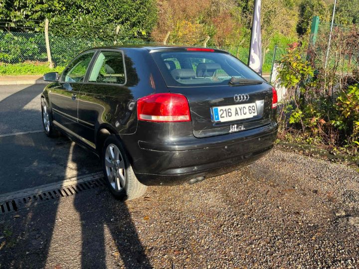 Audi A3 8P1 1.9 TDI (105Ch) Noir Laqué - 11