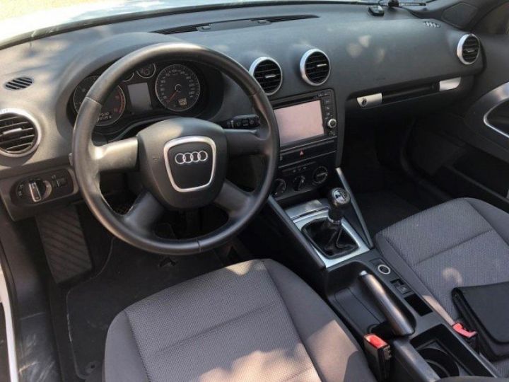 Audi A3 Cabriolet 1.6 TDI 105CV BVM6     Diesel BLANC - 7