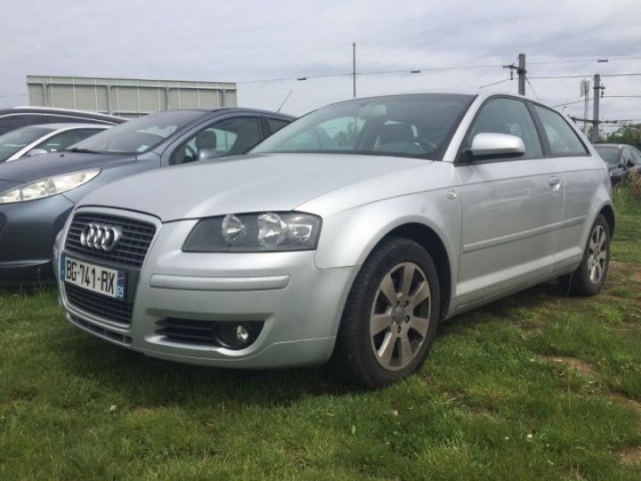 Audi A3 COUPE 2.0 TDI 140 CV AMBIENTE     Diesel GRIS METAL - 3