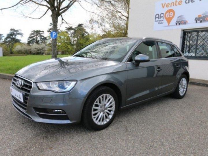 Audi A3 Sportback 1.4 TFSI 150 ULTRA S-TRONIC7 5P     Essence GRIS DAYTONA - 3