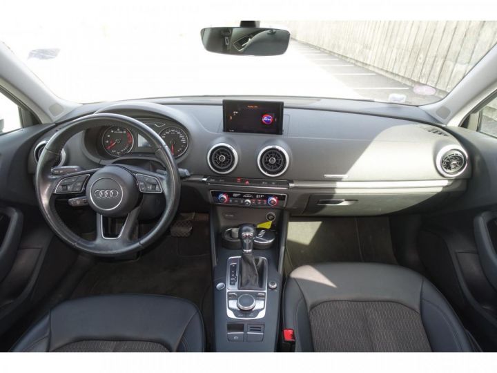 Audi A3 Sportback 1.5 TFSI 150ch Design S tronic 7 Blanc métallisé - 9