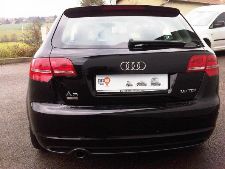 Audi A3 Sportback 1.6 TDI 105 CV STREAMLINE      Diesel NOIR - 15