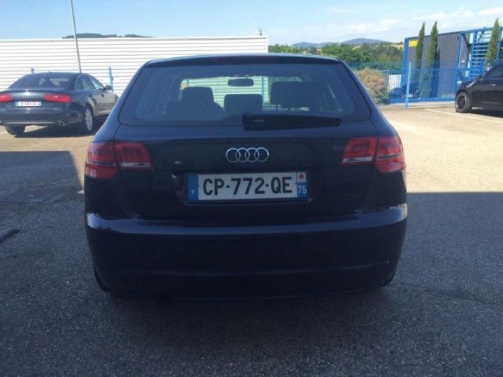 Audi A3 Sportback 1.6 TDI 105cv DPF BUSINESS LINE S-TRONIC7     Diesel BLEU ABYSSE NACREE - 13