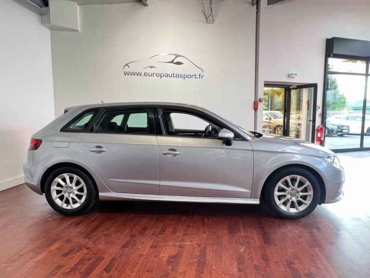 Audi A3 Sportback 1.6 TDI 110CH FAP BUSINESS LINE Gris C - 3