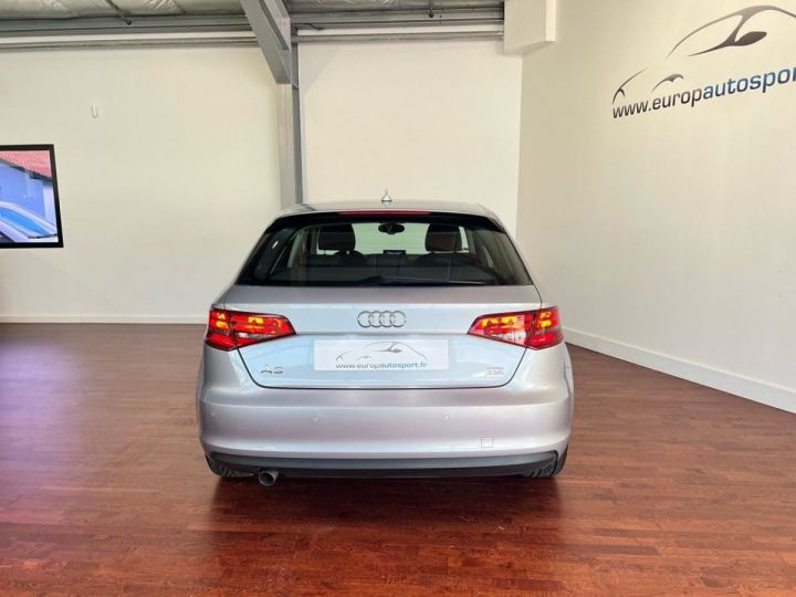 Audi A3 Sportback 1.6 TDI 110CH FAP BUSINESS LINE Gris C - 7