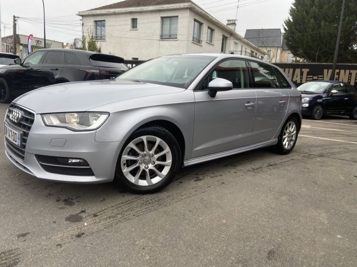 Audi A3 Sportback 1.6 TDI 110CH ULTRA FAP ATTRACTION Gris - 1