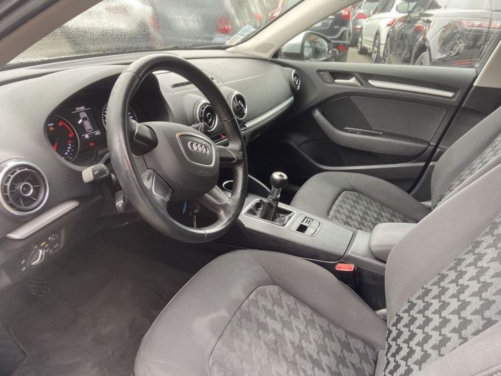 Audi A3 Sportback 1.6 TDI 110CH ULTRA FAP ATTRACTION Gris - 8