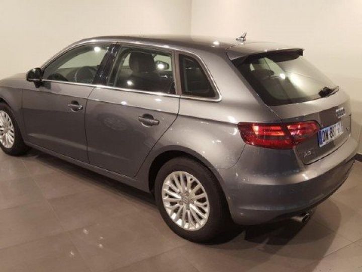 Audi A3 Sportback 1.6 TDI 110cv AMBITION BVM6     Diesel GRIS METAL - 9