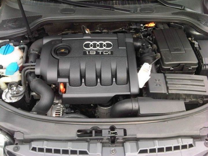 Audi A3 Sportback 1.9 TDI 105cv AMBIENTE      Diesel NOIR - 15