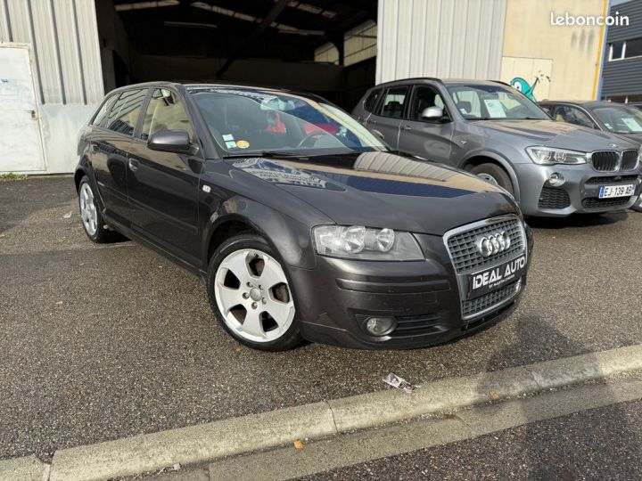 Audi A3 Sportback 2.0 TDI 140 Ambition BVA Gris - 1