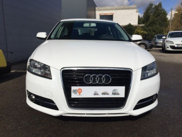 Audi A3 Sportback 2.0 TDI 140cv AMBITION BV6     Diesel BLANCHE - 2