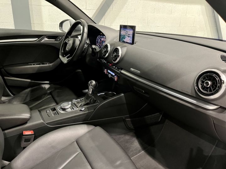 Audi A3 Sportback 2.0 TDI 150 S tronic 7 Design Luxe GRIS - 13