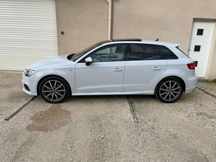 Audi A3 Sportback 35 TDI 150ch Design luxe Stronic  - 2