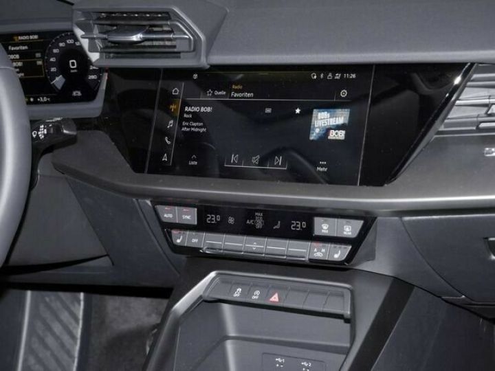 Audi A3 Sportback Sportback 30 TFSI 110 S tronic 7 / 1er Main / GPS / Bluetooth / Garantie 12 mois Noir métallisée  - 8