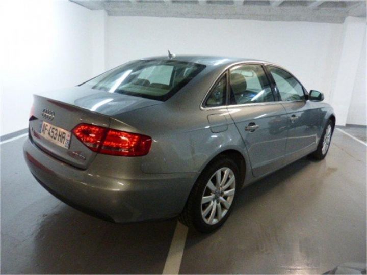 Audi A4 2.0 TDI 143CV AMBITION LUXE MULTITRONIC     Diesel GRIS QUARTZ - 3