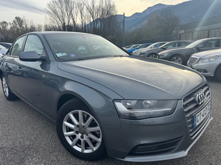 Audi A4 2.0 TFSI 211CH ATTRACTION QUATTRO Gris F - 5