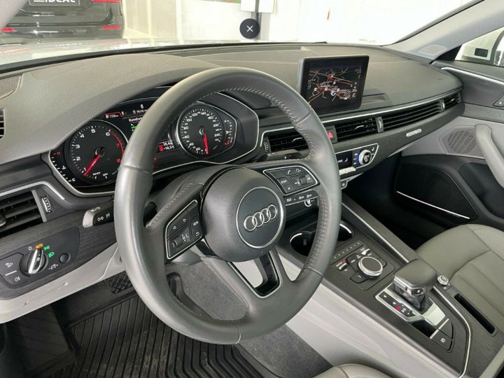 Audi A4 2.02.0  TFSI 252 LUXE QUATTRO S TRONIC    03/2018                                     (toit ouvrant) Blanc métal  - 13
