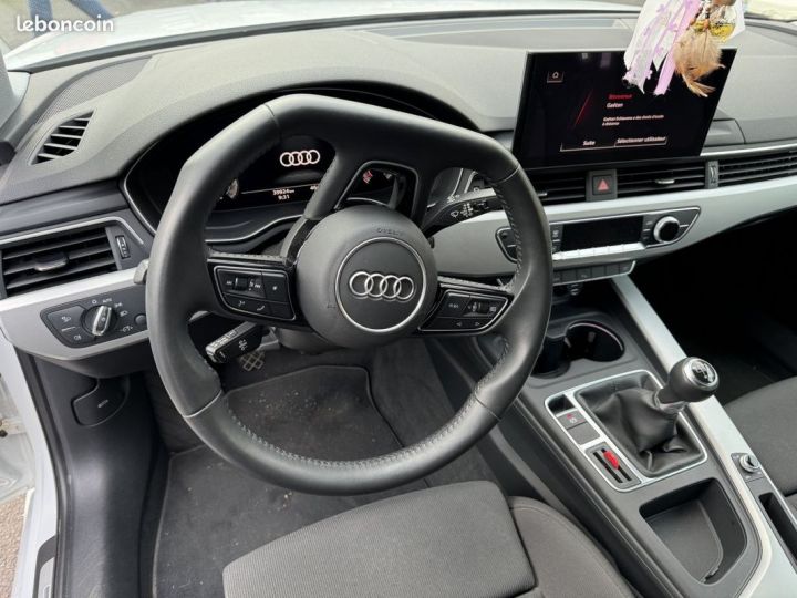 Audi A4 (4) 35 TFSI 150 s-line Blanc - 6