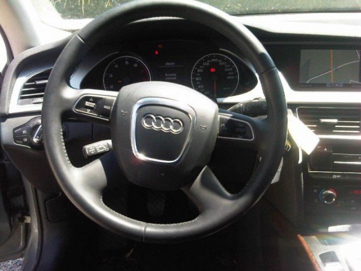 Audi A4 AMBITION LUXE 2.0 TFSI 211 CV BV6     Essence GRIS METAL - 11