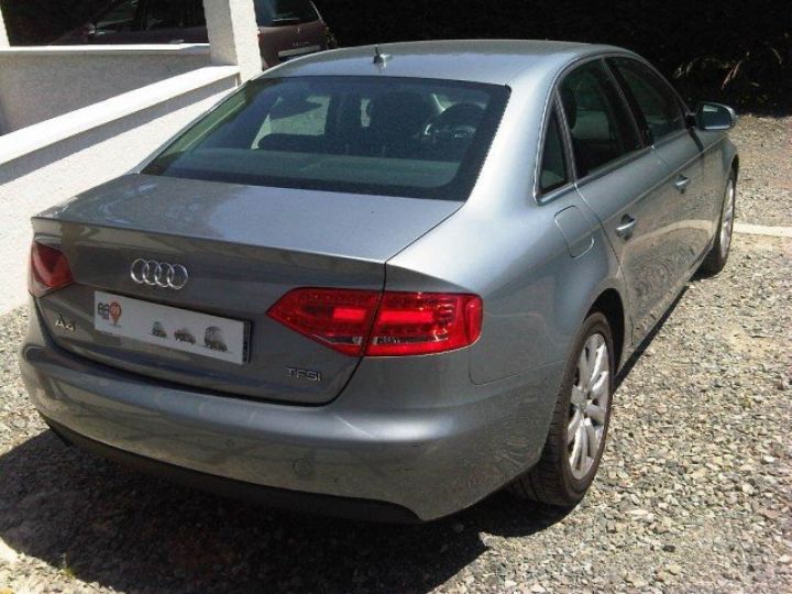 Audi A4 AMBITION LUXE 2.0 TFSI 211 CV BV6     Essence GRIS METAL - 16