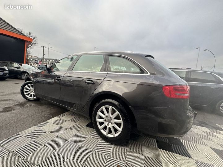 Audi A4 Avant 2.0 TDI 143CH DPF AMBIENTE Gris - 2